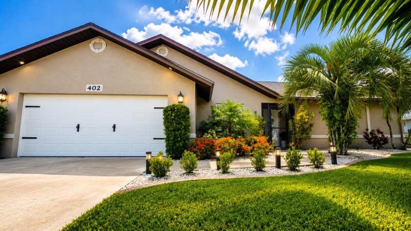 3 bedroom Single Family Residence at 402 SW 37th Lane, Cape Coral, Cape Coral — photo 1