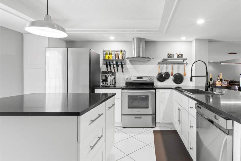 2 bedroom Townhouse at 737 Pinellas Bayway #308, Dolphin Watch Townhomes Hoa, St Petersburg — photo 3
