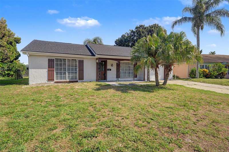 2 bedroom Single Family Residence at 3909 Sail Drive, Beacon Square, New Port Richey — photo 1