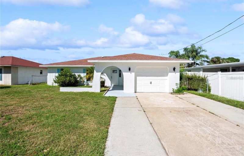 3 bedroom Single Family Residence at 3381 Minnow Creek Drive, Gulf Coast Ret, Hernando Beach — photo 1