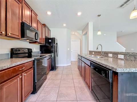 7405 Evening Primrose Court, Tampa FL - photo 15 of 59