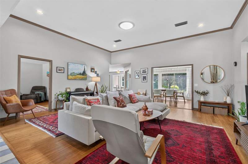 3 bedroom Single Family Residence at 2840 NW 27th Terrace, Royal Gardens Ph V, Gainesville — photo 2