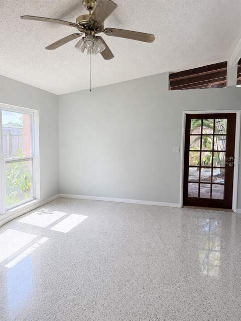 2843 Bay Street, Sarasota FL - photo 6 of 6
