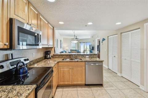 11605 Gulf Boulevard #506, Treasure Island FL - photo 15 of 71