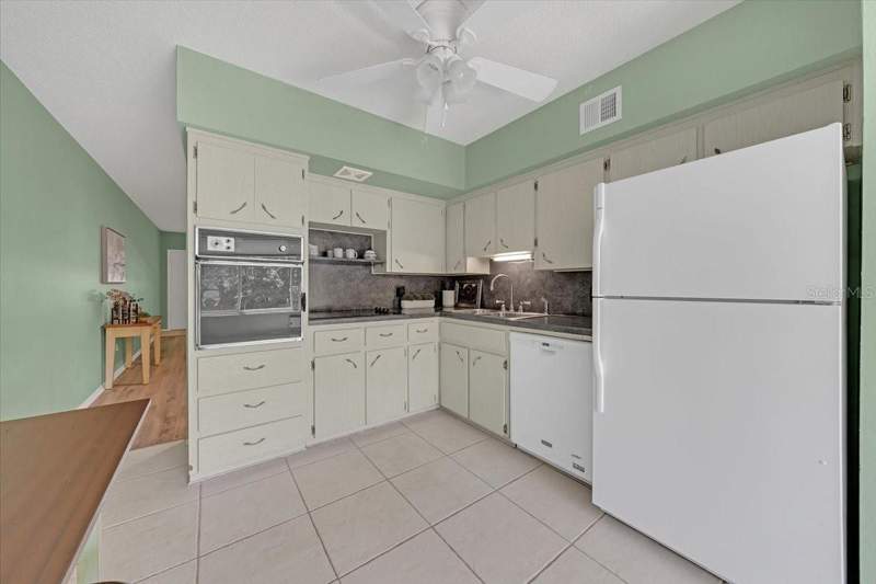 2 bedroom Condominium at 2401 Franciscan Drive #39, On Top Of The World, Clearwater — photo 5
