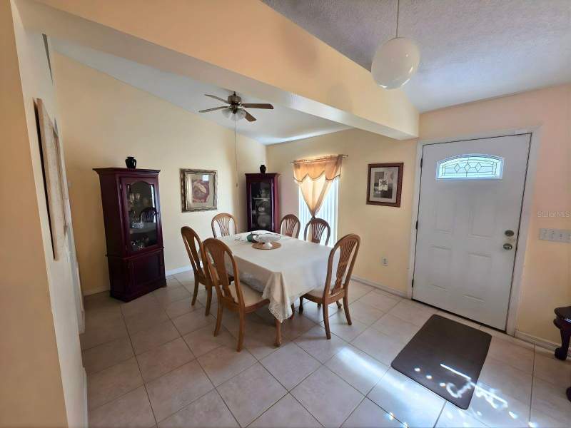 4 bedroom Single Family Residence at 907 Stockport Drive, Poinciana Village 2 Nbhd 1, Kissimmee — photo 2