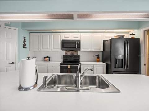 9355 Merriweather Drive, Weeki Wachee FL - photo 15 of 60