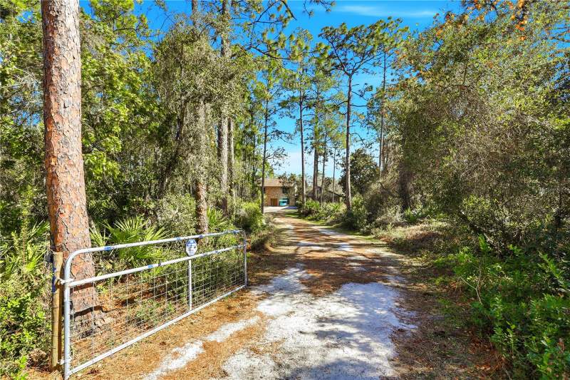 4 bedroom Single Family Residence at 1775 Sundance Drive, Bay Lake Ranch Unit 2, St Cloud — photo 2