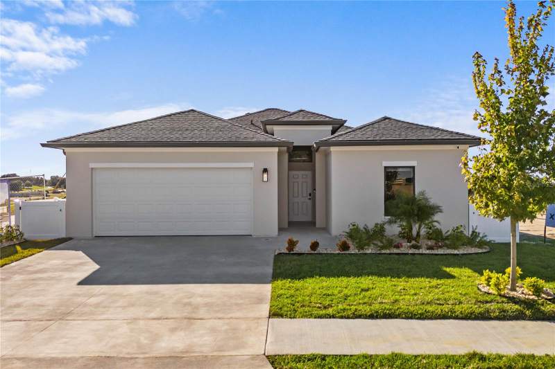 Villa Pass Onx HomesHomes for Sale in Mascotte, FL