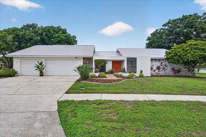 4 bedroom Single Family Residence at 2862 Shady Oak Court, Landmark Woods 2nd Add, Clearwater — photo 1