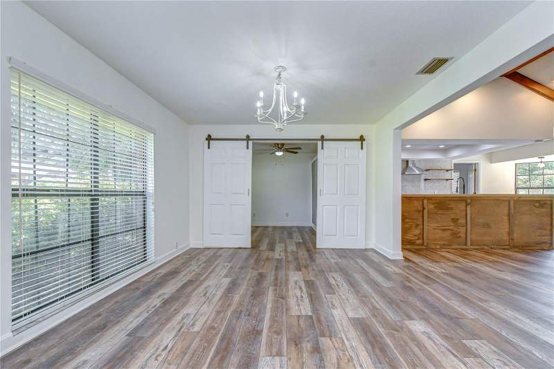 4 bedroom Single Family Residence at 1101 Oakridge Manor Drive, Oakridge Manor, Brandon — photo 5