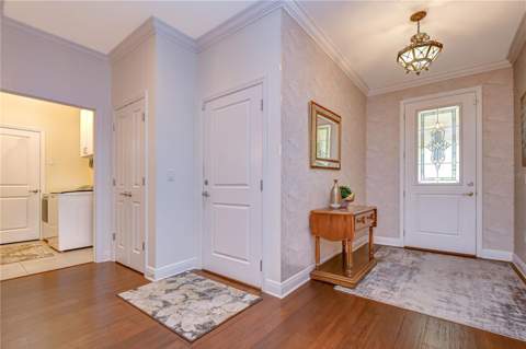 6810 Muncaster Court, Tampa FL - photo 7 of 84
