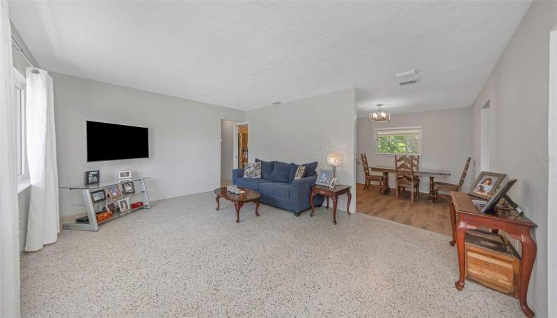 2 bedroom Single Family Residence at 6191 6th Avenue, Courts Rep, St Petersburg — photo 3