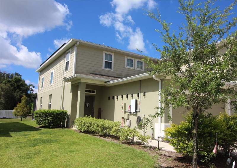3 bedroom Townhouse at 2135 Laceflower Drive, Timbers/Williams Lndg Twnhms, Brandon — photo 2