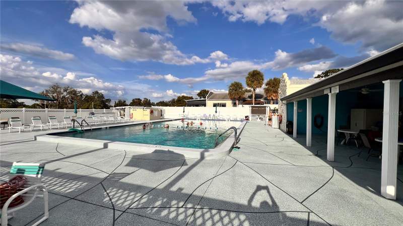 2 bedroom Manufactured Home at 9303 Highpoint Boulevard, High Point Mh Sub, Brooksville — photo 3