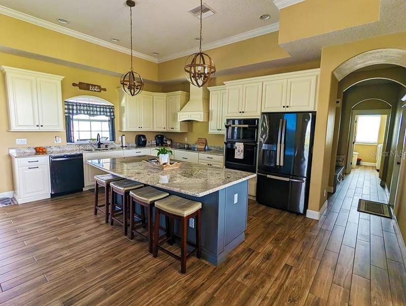 4 bedroom Single Family Residence at 19221 Baker Road, Acreage & Unrec, Umatilla — photo 5