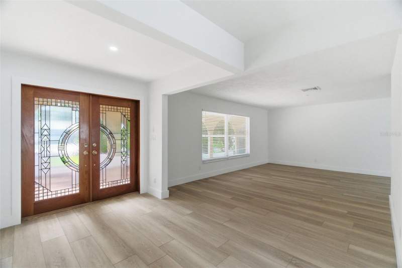 4 bedroom Single Family Residence at 1200 80th St S, South Cswy Isle Yacht Club 4th Add, St Petersburg — photo 5