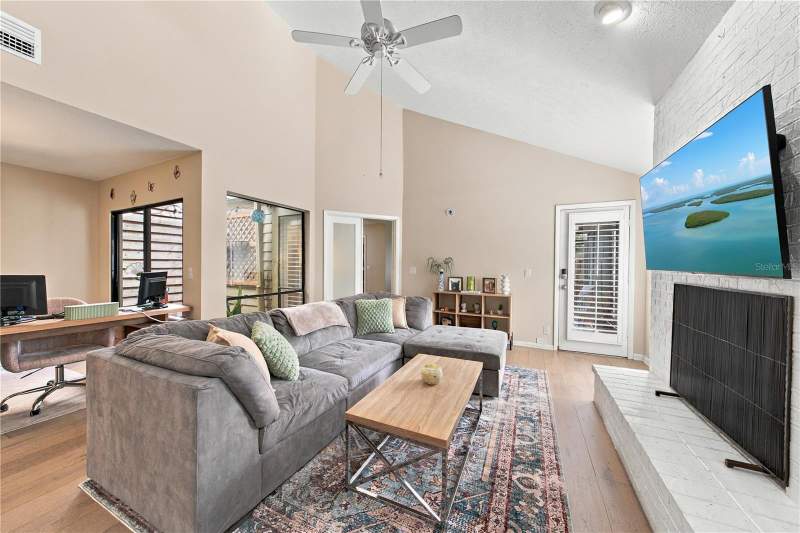 2 bedroom Townhouse at 11413 Galleria Drive, Galleria, Tampa — photo 5