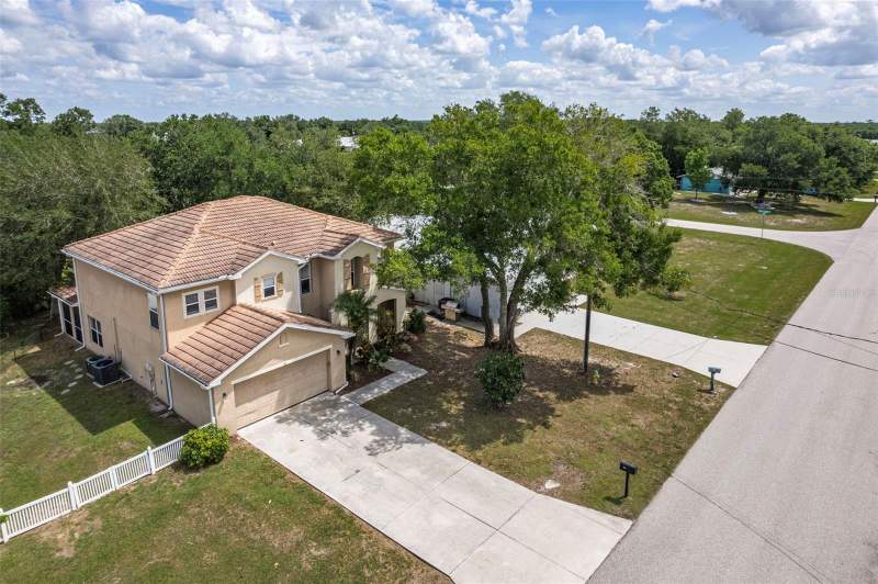 3 bedroom Single Family Residence at 545 Encarnacion Street, Punta Gorda Isles Sec 20, Punta Gorda — photo 2