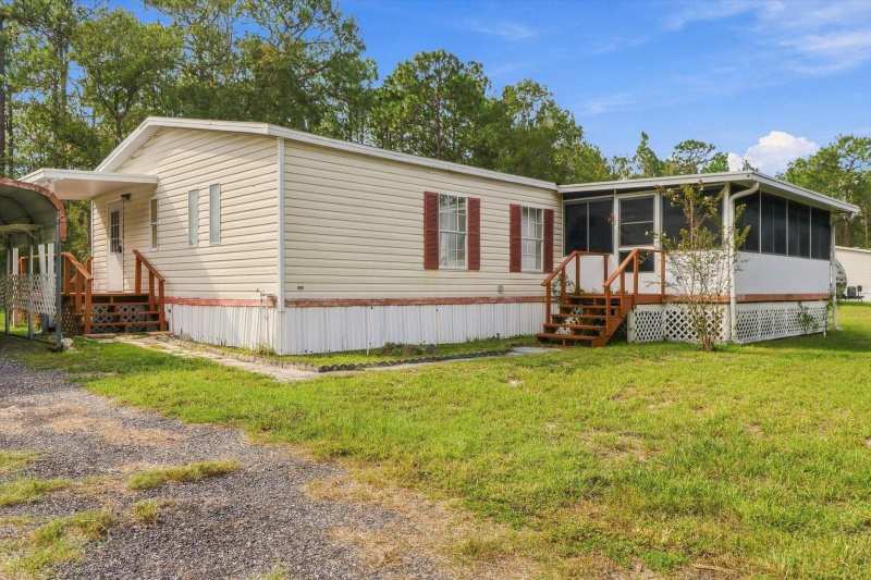 3 bedroom Manufactured Home at 10259 W Ohio Drive, Holiday Heights Unit 02, Crystal River — photo 1