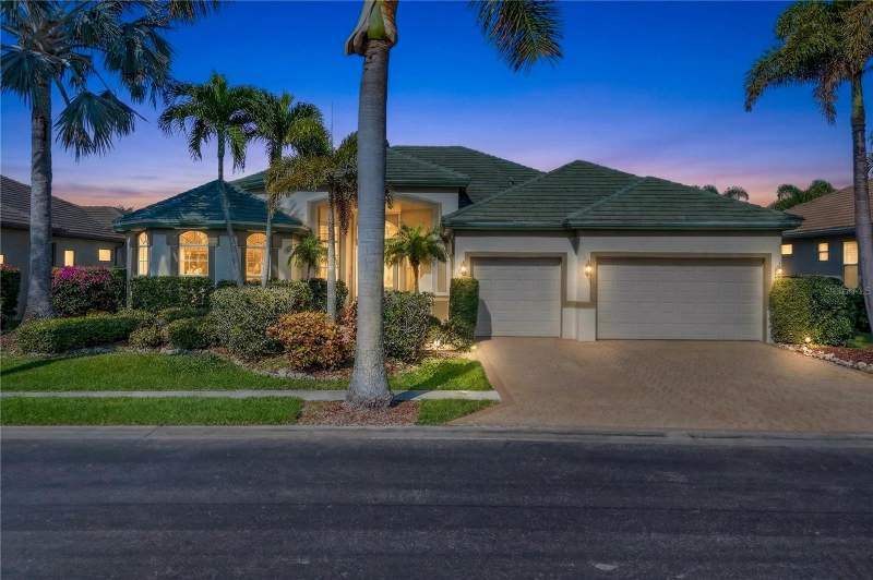 3 bedroom Single Family Residence at 15930 Catalpa Cove Drive, Catalpa Cove Sub, Fort Myers — photo 2