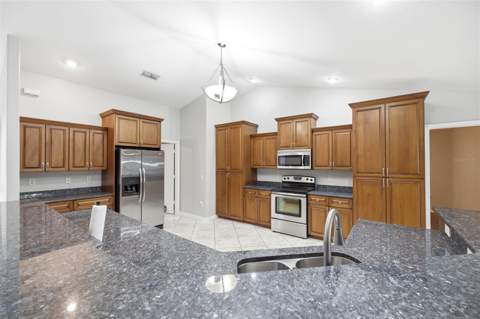 18236 Macek Road, Weeki Wachee FL - photo 13 of 58