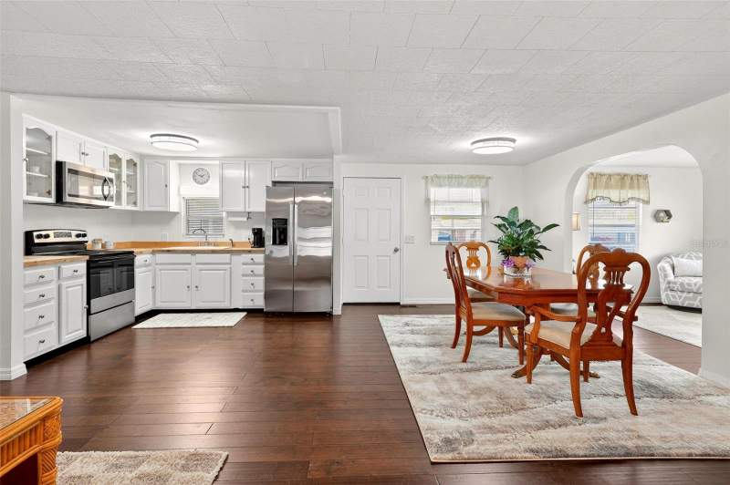 3 bedroom Mobile Home at 7 Cocos Plumosa Drive #A, Eustis Country Club Manor Mhp Unit 02A, Eustis — photo 3