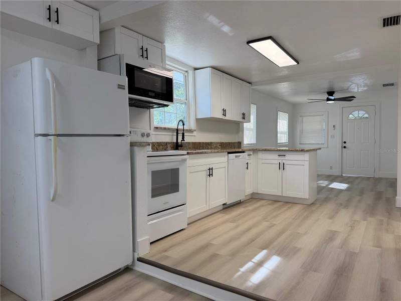 2 bedroom Single Family Residence at 3636 E North Bay Street, Montana City, Tampa — photo 5