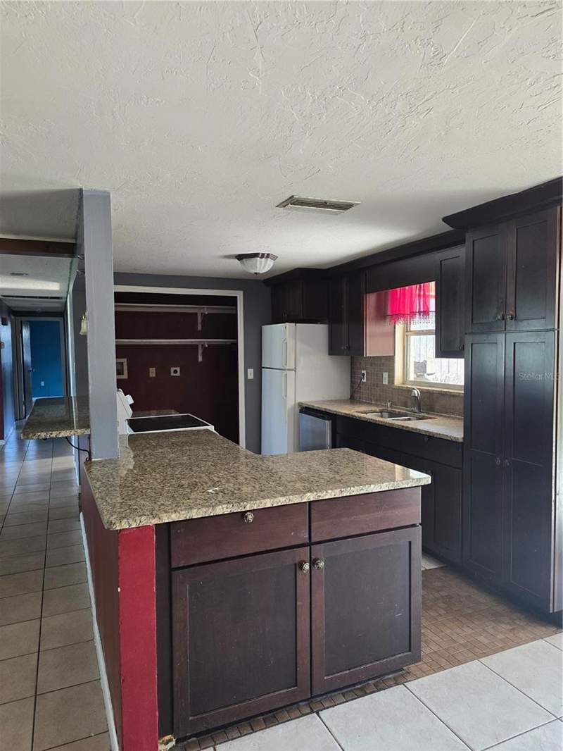 2 bedroom Single Family Residence at 1512 Russell Avenue, Coffman Manor, Sarasota — photo 3