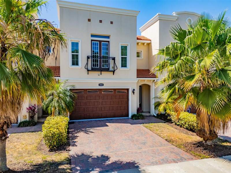 Empedrado Oaks TownhomesHomes for Sale in Tampa, FL
