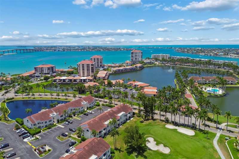2 bedroom Condominium at 6085 Bahia Del Mar Boulevard #106, Vista Verde Unit II, St Petersburg — photo 1