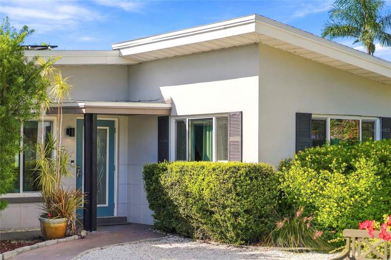 2 bedroom Single Family Residence at 76 Temple Lane, Sun Village Sub, Largo — photo 2