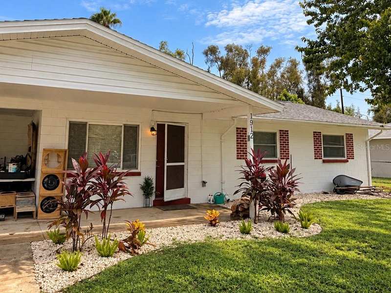 3 bedroom Single Family Residence at 1912 W Skyline Drive, Skyline Groves, Clearwater — photo 1