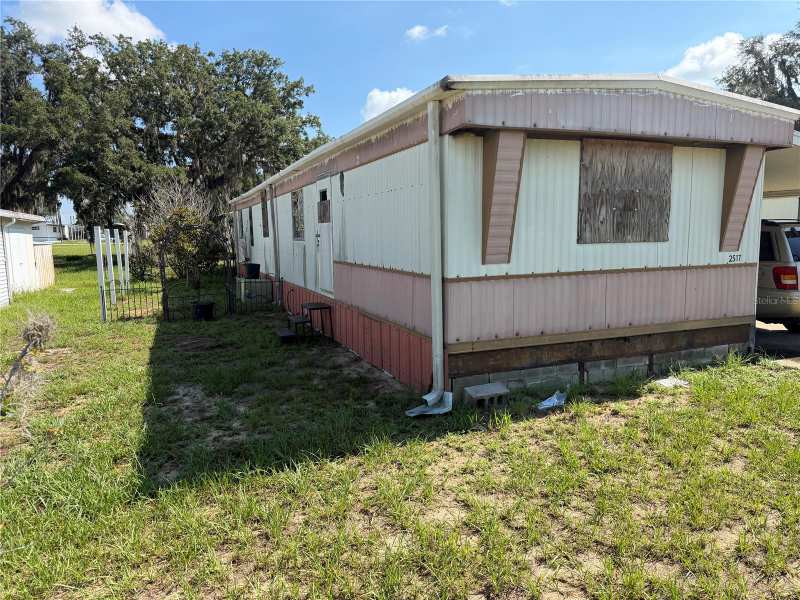 2 bedroom Manufactured Home at 2517 San Remo Avenue, Lake Letta Estates Sub, Avon Park — photo 1