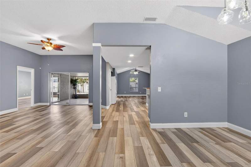 3 bedroom Single Family Residence at 305 Sand Ridge Drive, Brentwood Hills Trct A Un 1, Valrico — photo 5