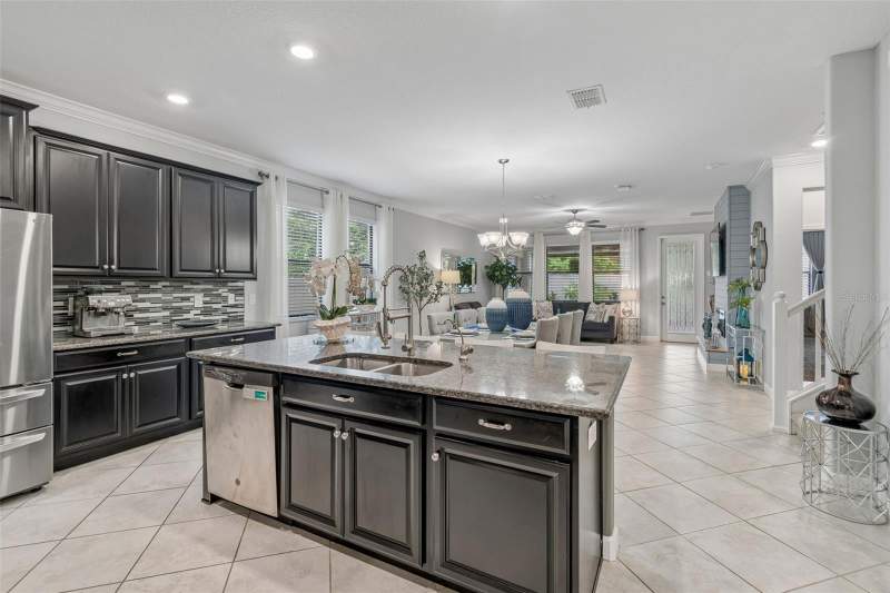 5 bedroom Single Family Residence at 11002 Little Blue Heron Drive, Oaks At Shady Creek Ph 1, Riverview — photo 3