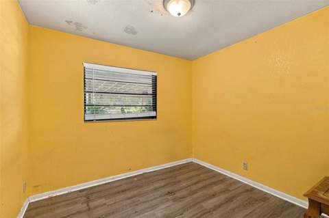8010 Sharon Drive, Tampa FL - photo 8 of 63