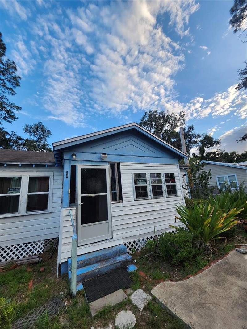 2 bedroom Single Family Residence at 1427 SE 1st Avenue, Lakeway Grove-In New Gv, Gainesville — photo 5