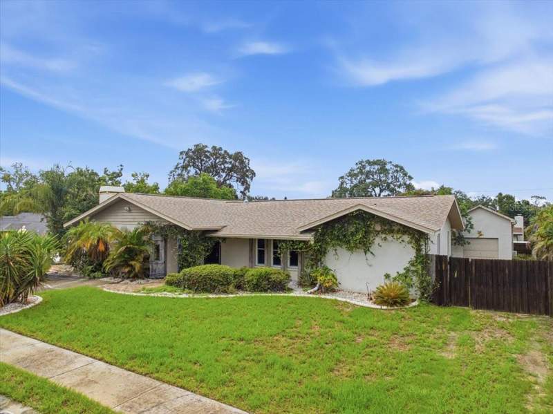 3 bedroom Single Family Residence at 1221 E Lime Street, Youngs Sub De Luxe, Tarpon Springs — photo 3
