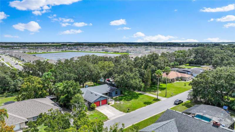 3 bedroom Single Family Residence at 1747 King Edward Drive, Kings Pt Sub, Kissimmee — photo 2