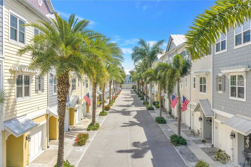 4 bedroom Townhouse at 3207 Nautical Place, The Cove At Loggerhead Marina, St Petersburg — photo 2