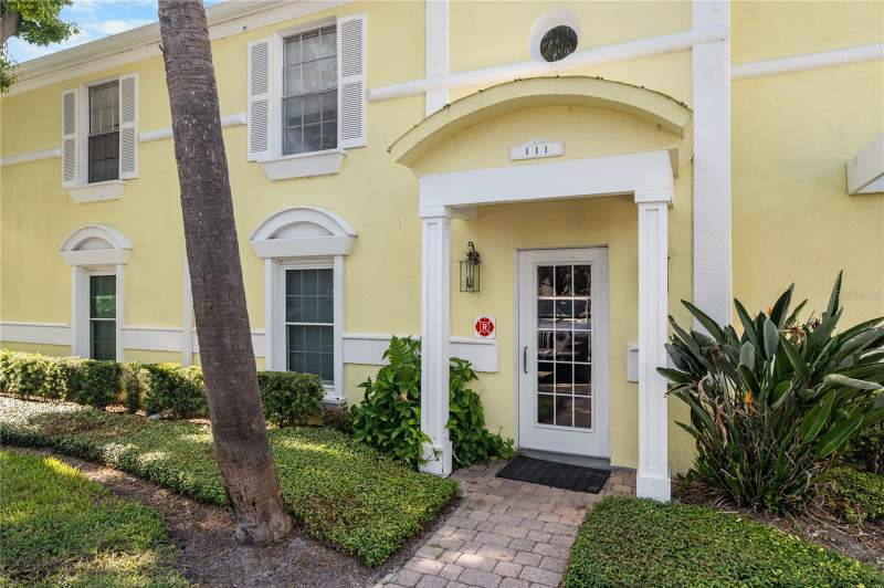 2 bedroom Condominium at 111 Seahorse Drive #A, Waterside At Coquina Key North, St Petersburg — photo 2