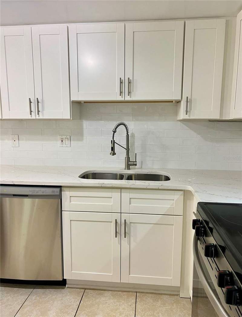 2 bedroom Condominium at 632 Edgewater Drive #139, Edgewater Arms 3rd Condo, Dunedin — photo 5