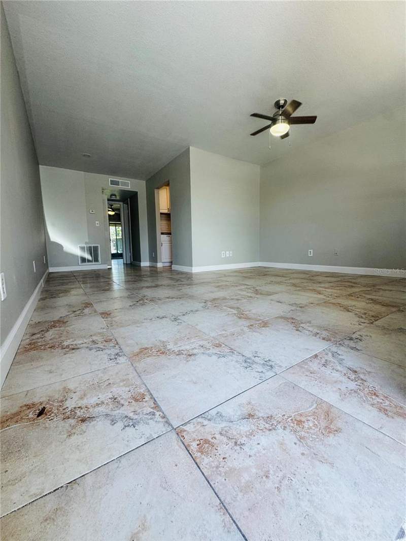 1 bedroom Villa at 24862 US Highway 19 #2105, Hill Crest Villas, Clearwater — photo 5