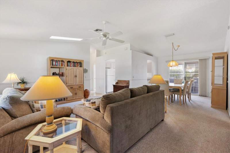 2 bedroom Single Family Residence at 501 Alcazar Court, Lady Lake Orange Blossom Gardens Unit 17A, The Villages — photo 4