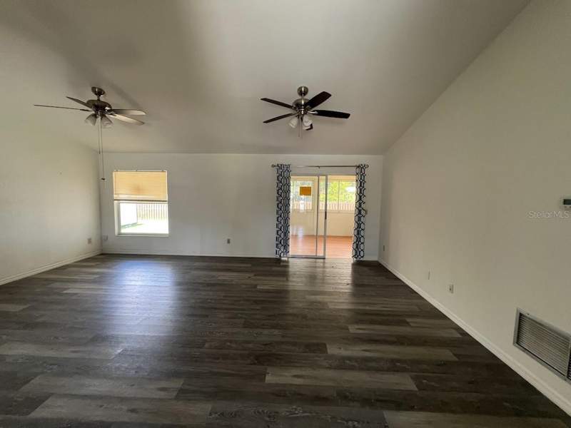3 bedroom Single Family Residence at 2024 Lime Tree Drive, Florida Shores 01, Edgewater — photo 2