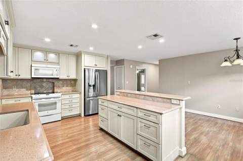 124 Oaks Court, Sanford FL - photo 18 of 43