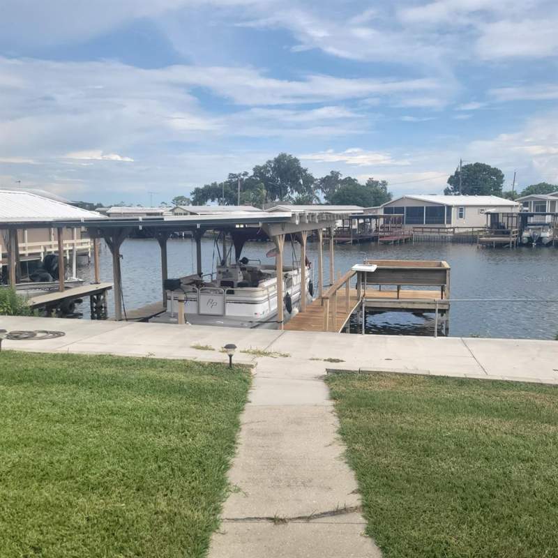 2 bedroom Mobile Home at 1403 Lakeview Drive, Tavares Mobile Home Estates, Tavares — photo 3