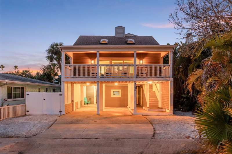 4 bedroom Single Family Residence at 3404 E Maritana Drive, Don Ce-Sar Place, St Pete Beach — photo 1