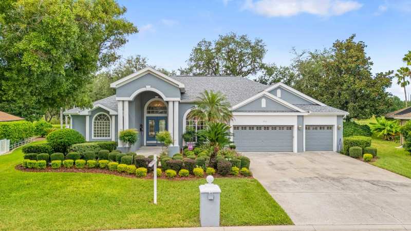 4 bedroom Single Family Residence at 2713 Clubhouse Drive, Walden Lake Unit 27 Ph 2 SE, Plant City — photo 1